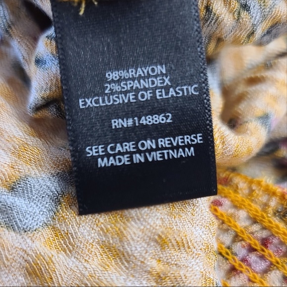 EUC TORRID PLUS SIZE 4 yellow floral v neck tunic crinkle blouse top smocked - Picture 8 of 9